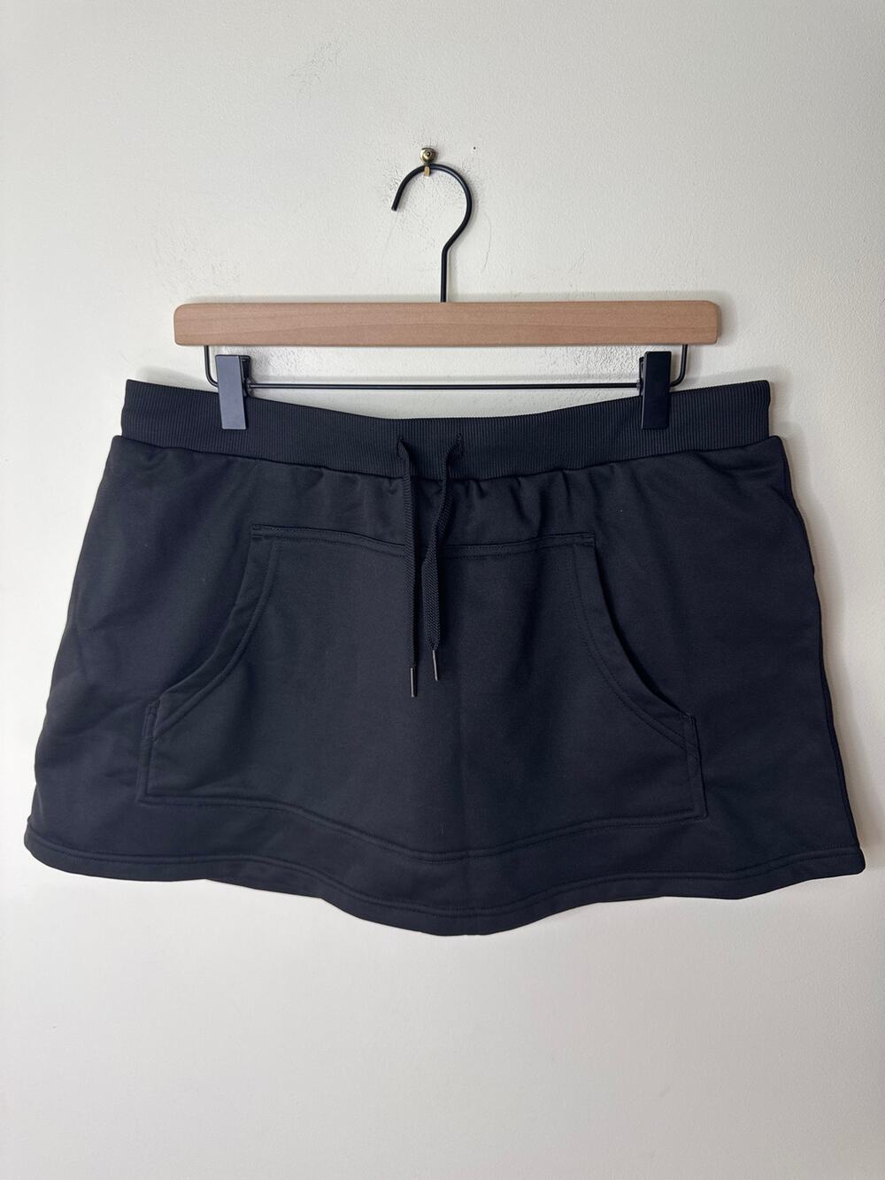 HALARA Lot of 3 Bottoms: 1 skirt, 1 short, 1 flare legging  Black Size XL